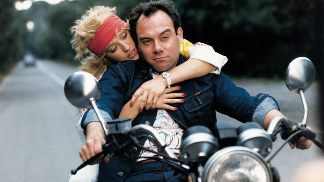 "Borotalco" (1982) diretto, co-scritto ed interpretato da Carlo Verdone